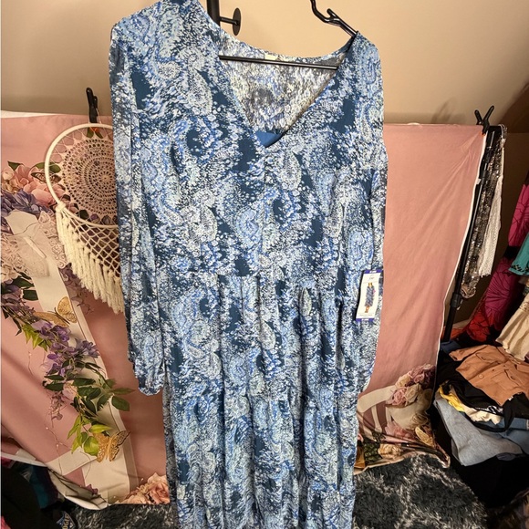 Joie Printed Parisian Blue Paisley Floral Maxi Dress NWT
Size XXL. - Picture 5 of 15